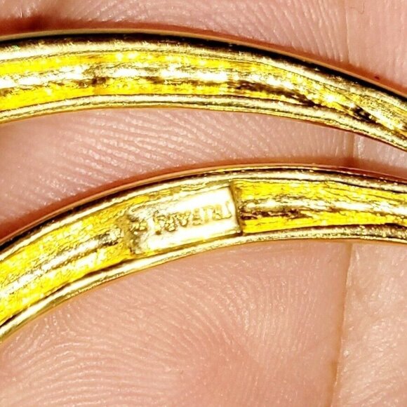 Vintage Trifari Gold Brooch Pin Double Swirl Polished Gold Tone EUC Timeless - Picture 5 of 5